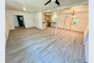 611 Hickory, Hughes Springs, TX 75656 - Photo 10