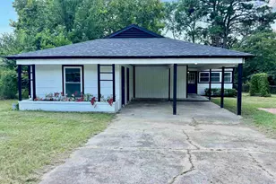 611 Hickory, Hughes Springs, TX 75656 - Photo 2