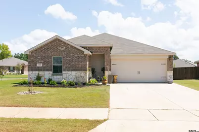 203 Parker Oaks Drive, Chandler, TX 75758 - Photo 1
