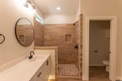 16230 Crossing Cir, Lindale, TX 75771 - Photo 14