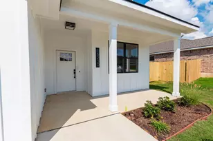 16230 Crossing Cir, Lindale, TX 75771 - Photo 2