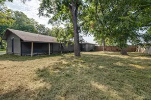 409 W Point Tap Rd, Palestine, TX 75803 - Photo 6