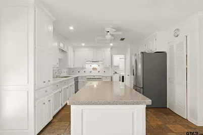 909 Elizabeth St, Gilmer, TX 75644 - Photo 12