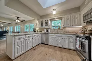 220 Texas Dr, Hideaway, TX 75771 - Photo 16