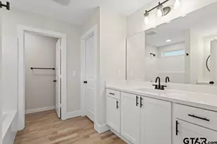 16414 Crossing Cir, Lindale, TX 75771 - Photo 18