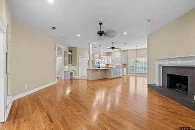 210 Lavender Ln, Longview, TX 75605 - Photo 10