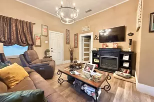 220 S Chandler St, Rusk, TX 75785 - Photo 6