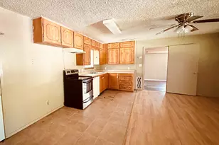 318 Kaufman, Mt Vernon, TX 75457 - Photo 4
