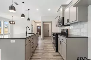 16326 Crossing Cir, Lindale, TX 75771 - Photo 16