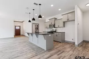 16326 Crossing Cir, Lindale, TX 75771 - Photo 14