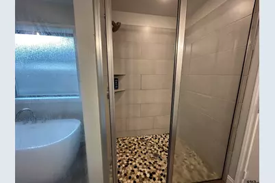 411 Deer Point Cv, Chandler, TX 75758 - Photo 14