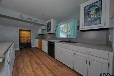 2071 W Point Tap Rd, Palestine, TX 75803 - Photo 8