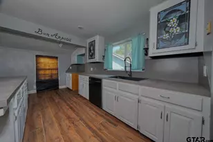 2071 W Point Tap Rd, Palestine, TX 75803 - Photo 8