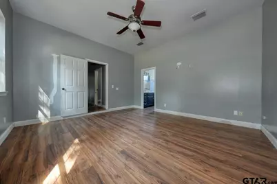 2071 W Point Tap Rd, Palestine, TX 75803 - Photo 16