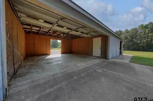 2071 W Point Tap Rd, Palestine, TX 75803 - Photo 4