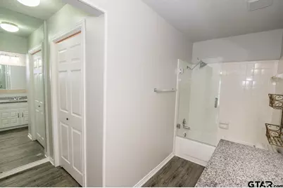 5825 Hollytree, Tyler, TX 75703 - Photo 18