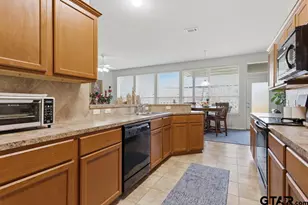 5821 Thompson Pl, Tyler, TX 75707 - Photo 14