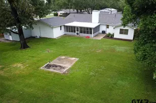 202 Ronnette Dr, Tyler, TX 75703 - Photo 6