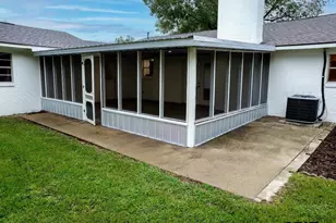 202 Ronnette Dr, Tyler, TX 75703 - Photo 8