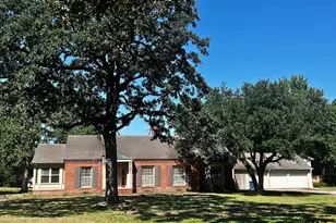 1721 N Pacific, Mineola, TX 75773 - Photo 1