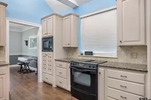 3202 Pebblebrook Cir, Tyler, TX 75707 - Photo 16