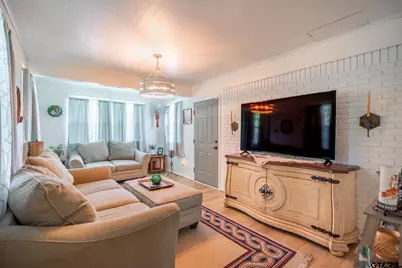 806 E Duval, Troup, TX 75789 - Photo 8