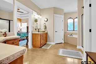 717 White Bear Trl, Lindale, TX 75771 - Photo 22