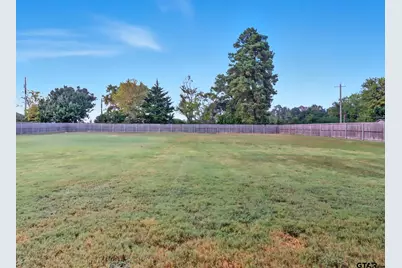 4501 Windsor Park Ln, Kilgore, TX 75662 - Photo 36
