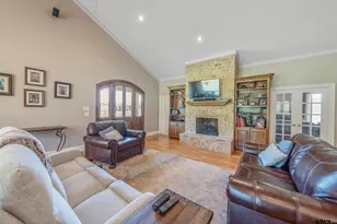 750 Vz County Road 4703, Ben Wheeler, TX 75754 - Photo 8