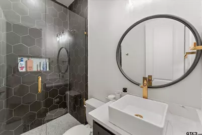 253 Kathryns Ct, Mount Pleasant, TX 75455 - Photo 18