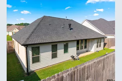 253 Kathryns Ct, Mount Pleasant, TX 75455 - Photo 2