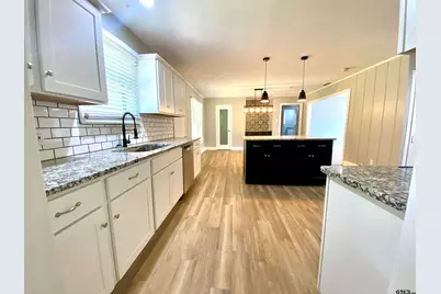 1914 Parklen, Tyler, TX 75701 - Photo 12