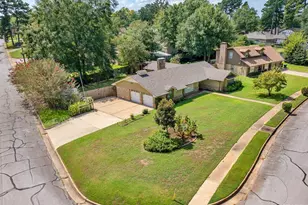 2827 Fairfax Dr, Tyler, TX 75701 - Photo 2