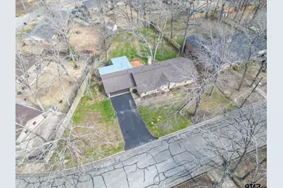 1720 Kimwood Ln, Tyler, TX 75703 - Photo 2