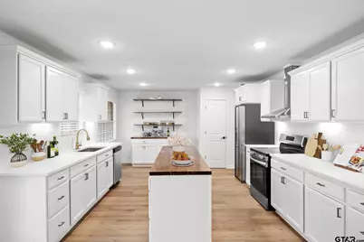 810 Pineland Ln, Lindale, TX 75771 - Photo 8