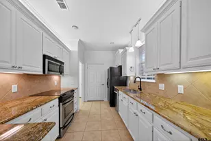 1869 Hollylake Cir, Tyler, TX 75703 - Photo 18