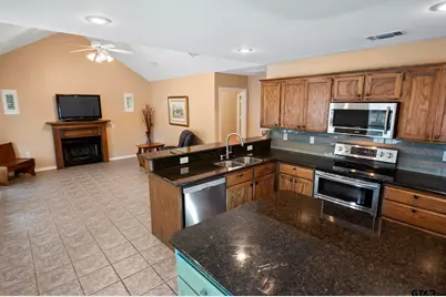 433 Knollwood Lane, Holly Lake Ranch, TX 75765 - Photo 14