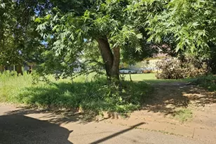 607 Rainey St, Palestine, TX 75801 - Photo 8