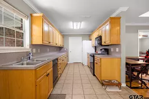 708 E Paschal St, Troup, TX 75789 - Photo 14