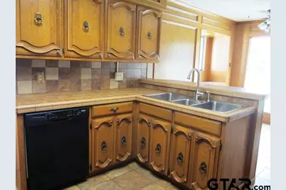 401 Woodland Hills, Tyler, TX 75701 - Photo 6