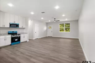 382 Pecos St, Bullard, TX 75757 - Photo 4