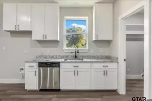 382 Pecos St, Bullard, TX 75757 - Photo 6