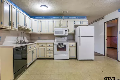 12379 Chapman Rd, Tyler, TX 75708 - Photo 10