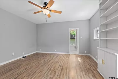 513 E Young St, Longview, TX 75602 - Photo 30