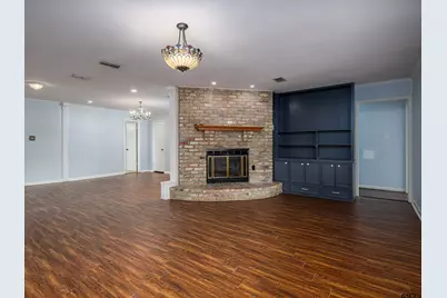 300 Robert E Lee Dr, Tyler, TX 75703 - Photo 8