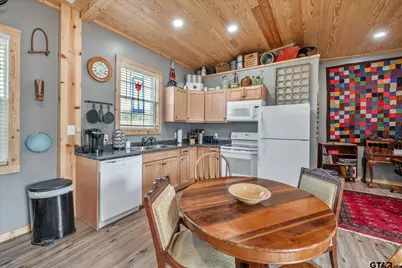 906 S Main St, Lindale, TX 75771 - Photo 8