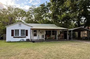 805 Sycamore St, Mineola, TX 75773 - Photo 1