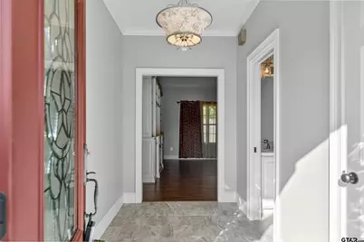 129 Settlers Ct, Palestine, TX 75801 - Photo 2