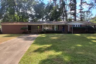 106 Candy Dr, Pittsburg, TX 75686 - Photo 1