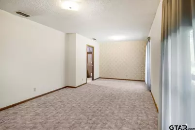 1302 Jeb Stuart Dr, Tyler, TX 75703 - Photo 14